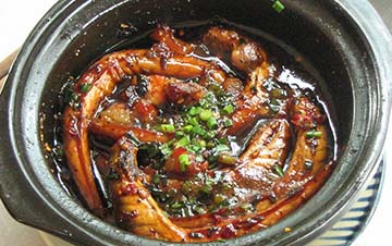 Miêu tả món ăn để lại ấn tượng cho em - Cá bống kho tương