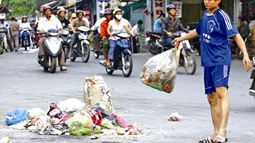 Một hiện tượng phổ biến trong xã hội hiện nay đó là việc xả rác bừa bãi. Em có suy nghĩ gì trước hiện tượng này