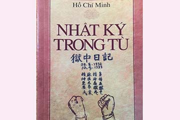 Tập thơ “Nhật kí trong tù” của Hồ Chí Minh được sáng tác trong hoàn cảnh nào? Hãy trình bày ngắn gọn những nội dung chính của tác phẩm này