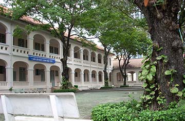 Tả trường em trước buổi học Tả trường em trước buổi học