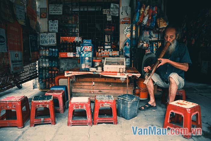 Ai là khách đã từng ngồi quán cũng phải cảm động vì sự tốt bụng của bà Ai là khách đã từng ngồi quán cũng phải cảm động vì sự tốt bụng của bà