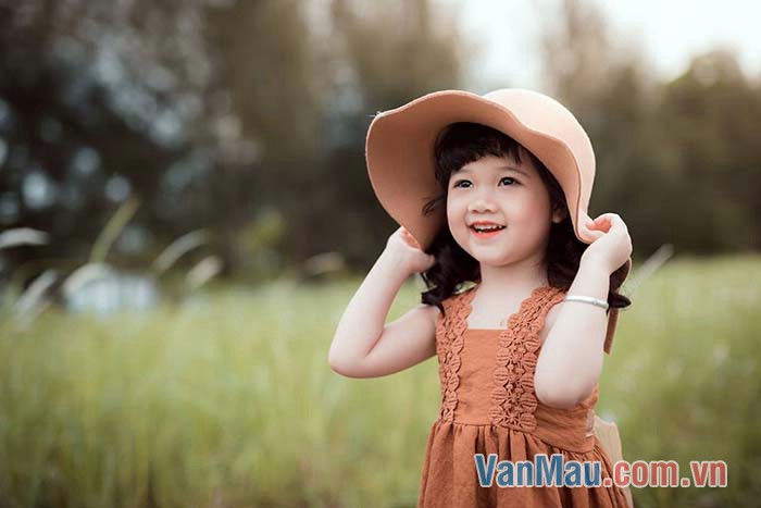 Hà Vi là một cô bé vô cùng xinh xắn và đáng yêu