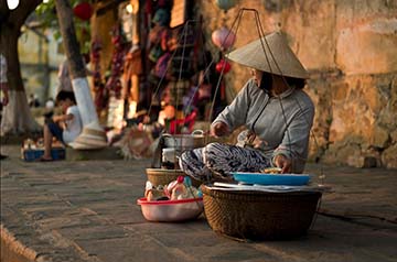 Viết đoạn văn tả một người mà em thường thấy: bác bán hàng rong Viết đoạn văn tả một người mà em thường thấy: bác bán hàng rong