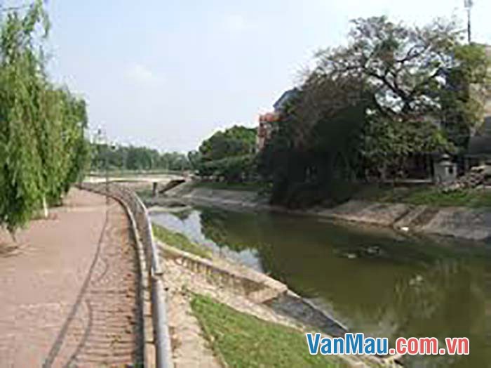 Nhà tôi nằm bên con sông Tô Lịch
