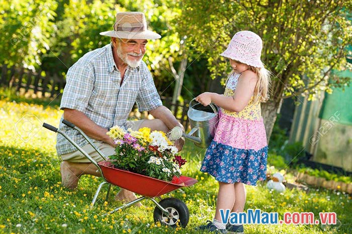 Em rất yêu ông nội em
