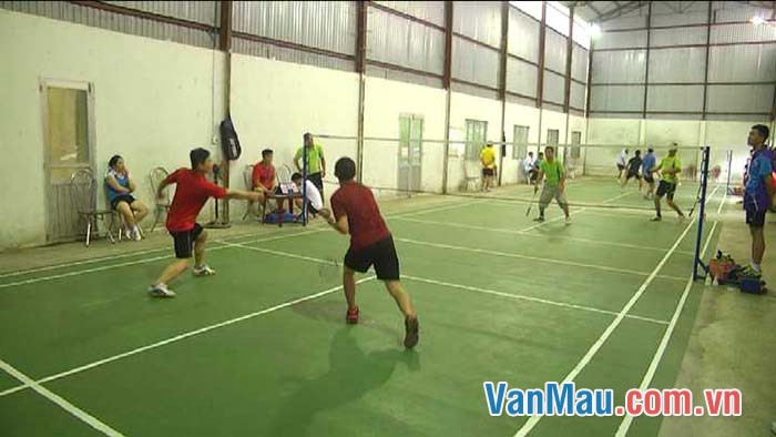 Kể lại một trận thi đấu cầu lông Kể lại một trận thi đấu cầu lông