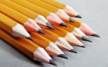 Viết đoạn văn ngắn từ 5 đến 7 câu tả cây bút chì