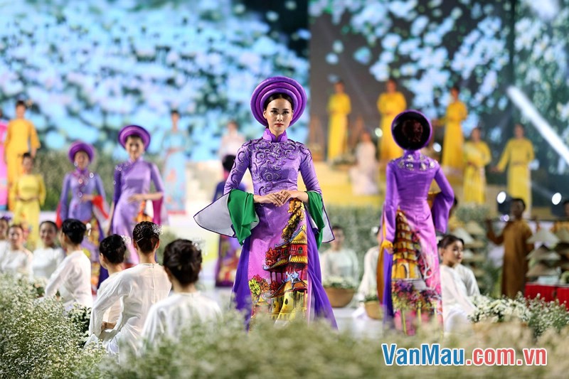 Triển lãm áo dài Việt Nam